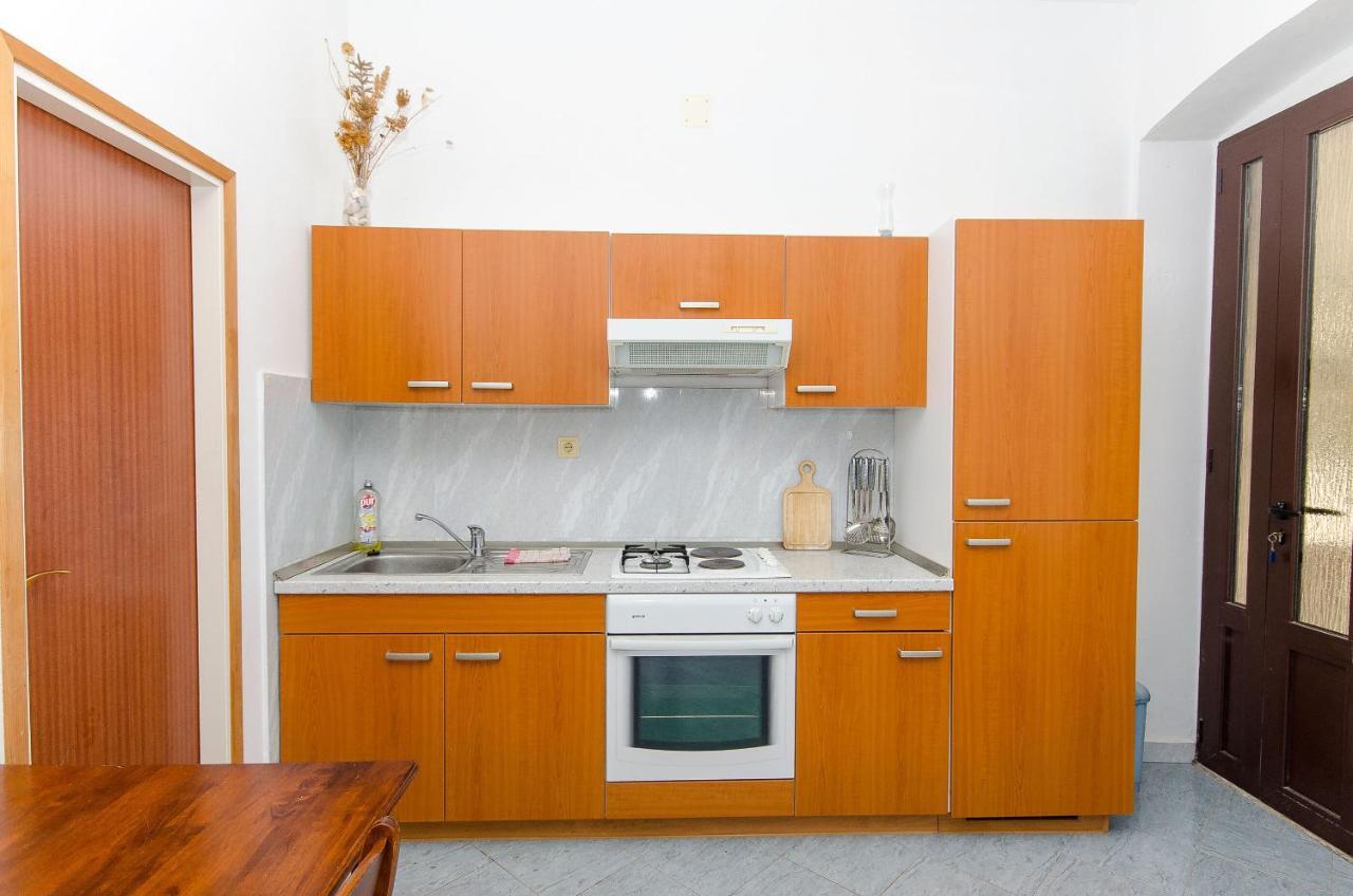 Apartments Ivanka Vis Exterior photo