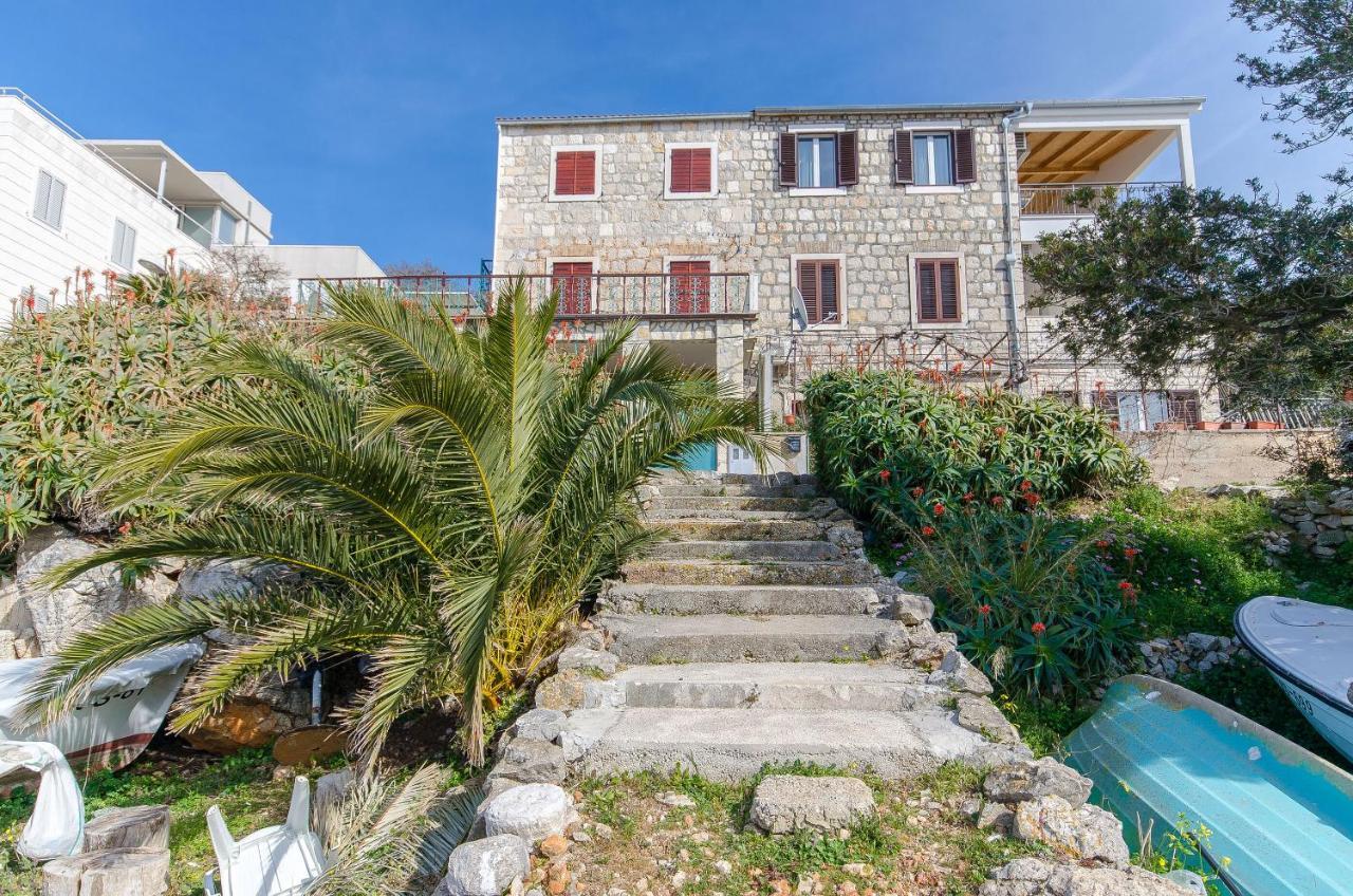 Apartments Ivanka Vis Exterior photo